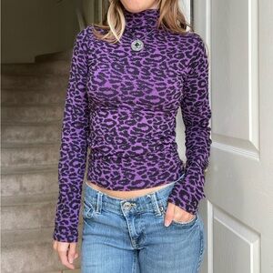 Vintage Y2K purple leopard print turtleneck long sleeve top